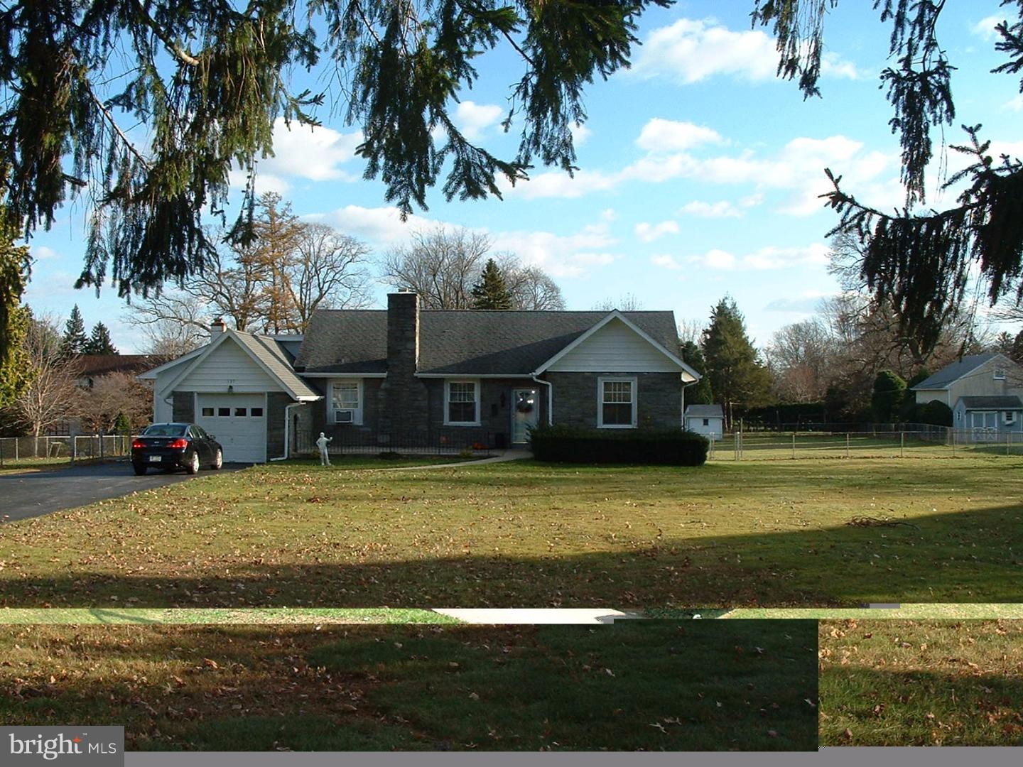137 Media Line Road Broomall, PA 19008 - Photo 2 of 10