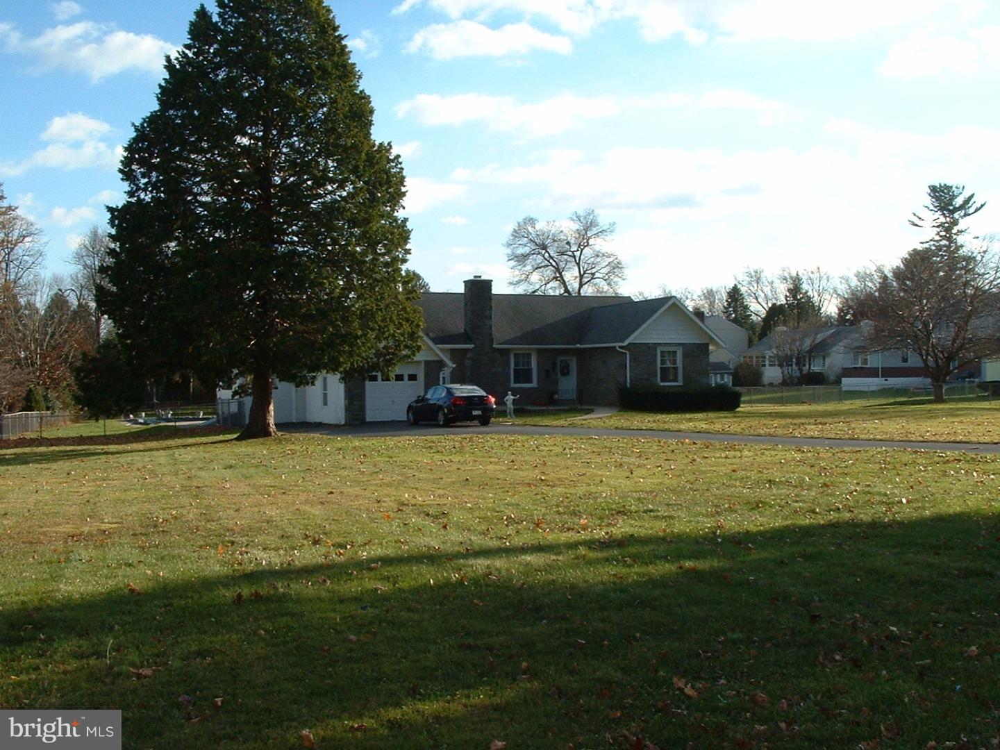 137 Media Line Road Broomall, PA 19008 - Photo 3 of 10