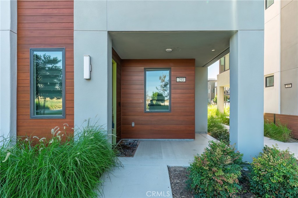 253 Waypoint Tustin, CA 92782 - Photo 23 of 41 Gallery Image 23