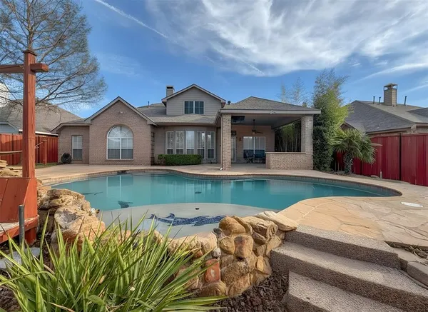 $549,900 | 2025 Fair Oaks Circle, Corinth, TX 76210