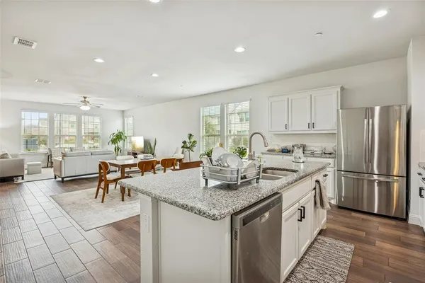 $400,000 | 6832 Henry Drive, North Richland Hills, TX 76180