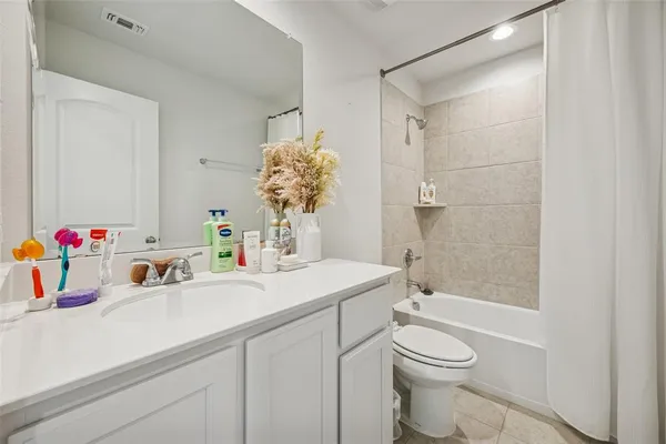 $400,000 | 6832 Henry Drive, North Richland Hills, TX 76180