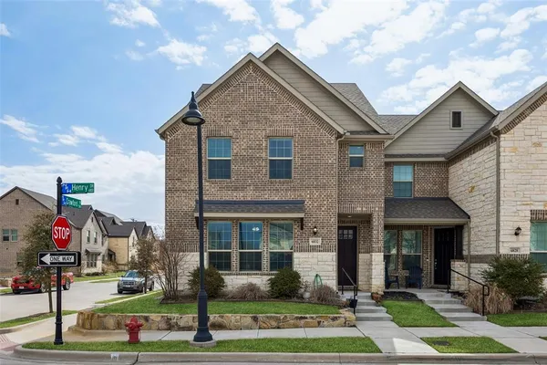$400,000 | 6832 Henry Drive, North Richland Hills, TX 76180