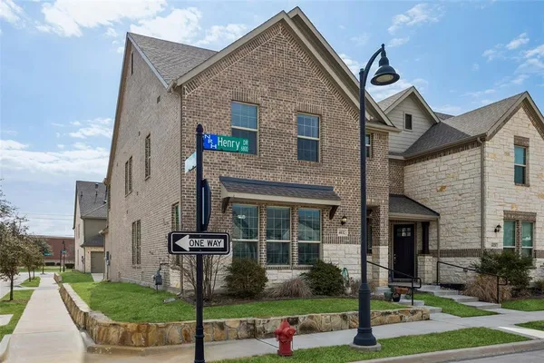 $400,000 | 6832 Henry Drive, North Richland Hills, TX 76180