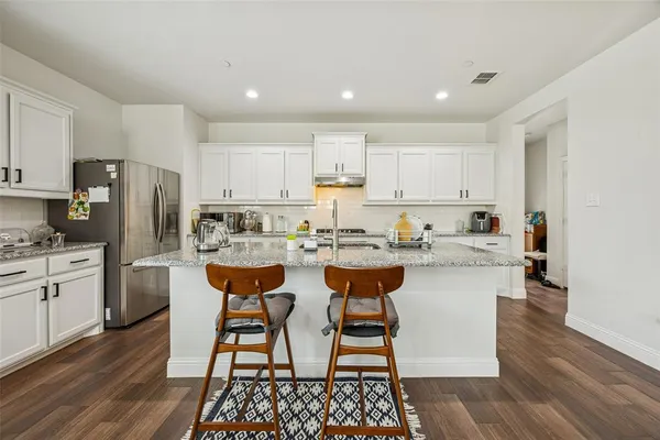 $400,000 | 6832 Henry Drive, North Richland Hills, TX 76180