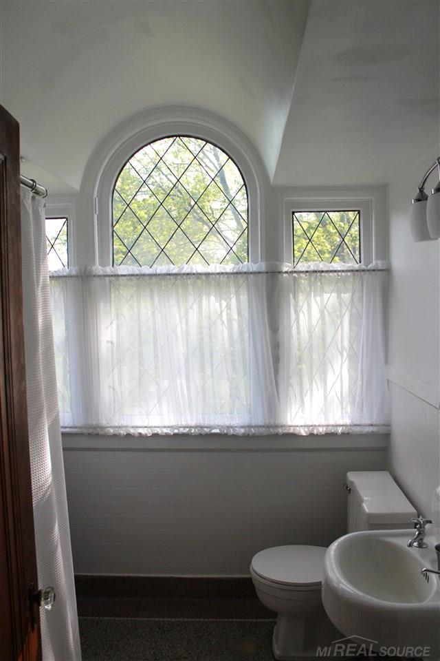 1242 Devonshire Road Grosse Pointe Park, MI 48230 - Photo 27 of 70