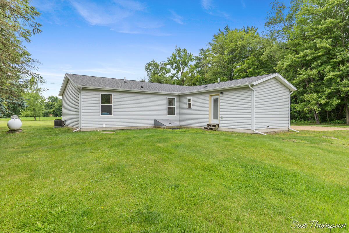 2972 West Kroman Road Sheridan, MI 48884 - Photo 19 of 24 2972-West-Kroman_020