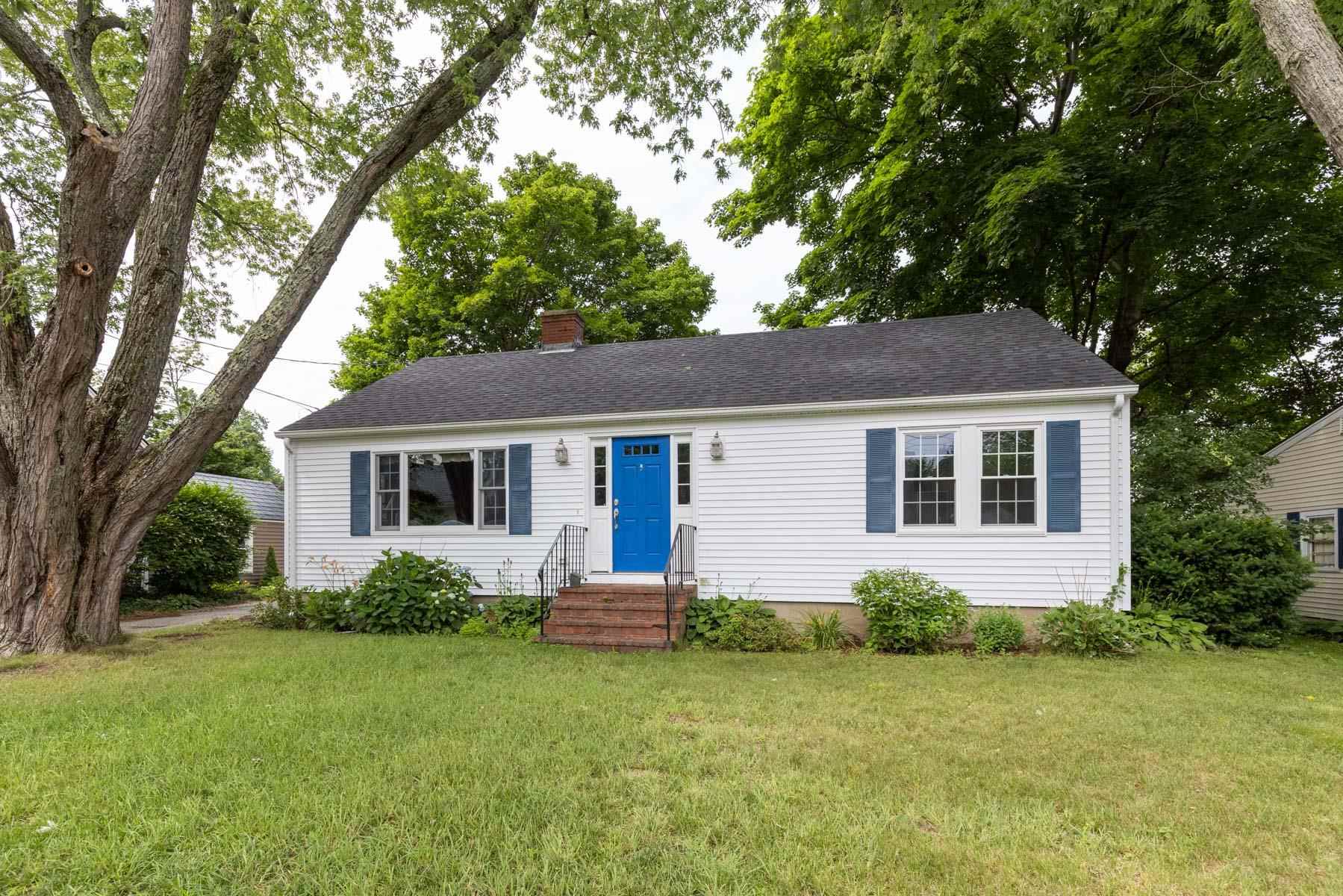 5 Colonial Road Kittery, ME 03904 - Photo 2 of 24