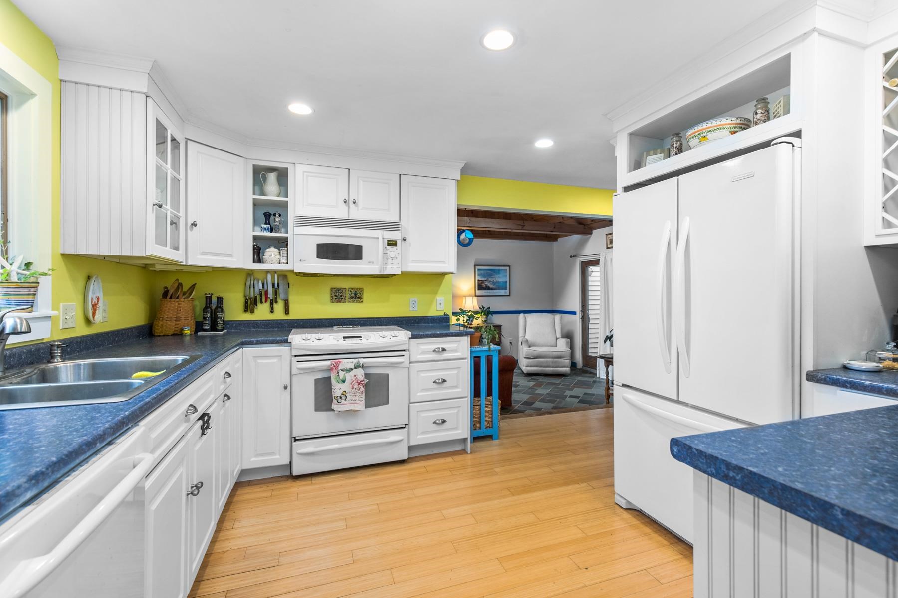 5 Colonial Road Kittery, ME 03904 - Photo 9 of 24