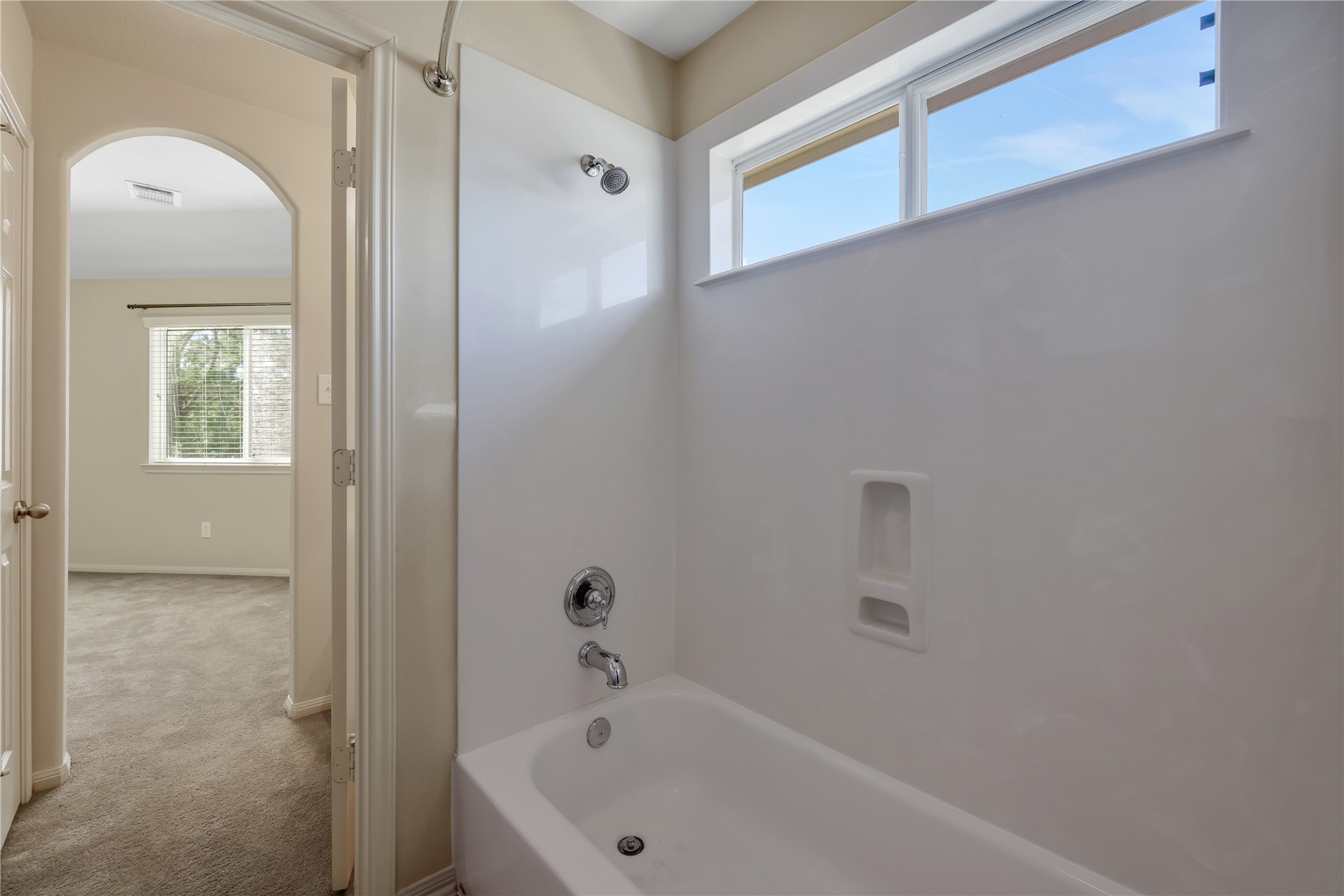 19815 Stanton Lake Drive Cypress, TX 77433 - Photo 44 of 50 a bathroom with a bathtub