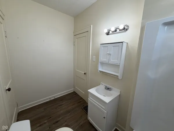 $899 | 321 West 32nd Street, Indianapolis, IN 46208