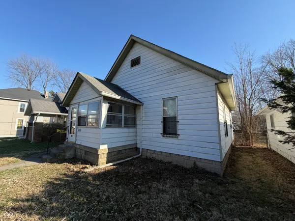 $899 | 321 West 32nd Street, Indianapolis, IN 46208