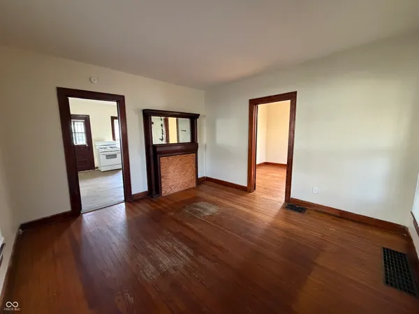$899 | 321 West 32nd Street, Indianapolis, IN 46208