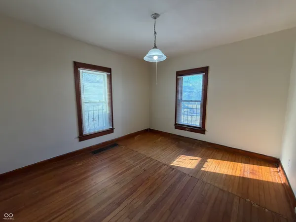 $899 | 321 West 32nd Street, Indianapolis, IN 46208