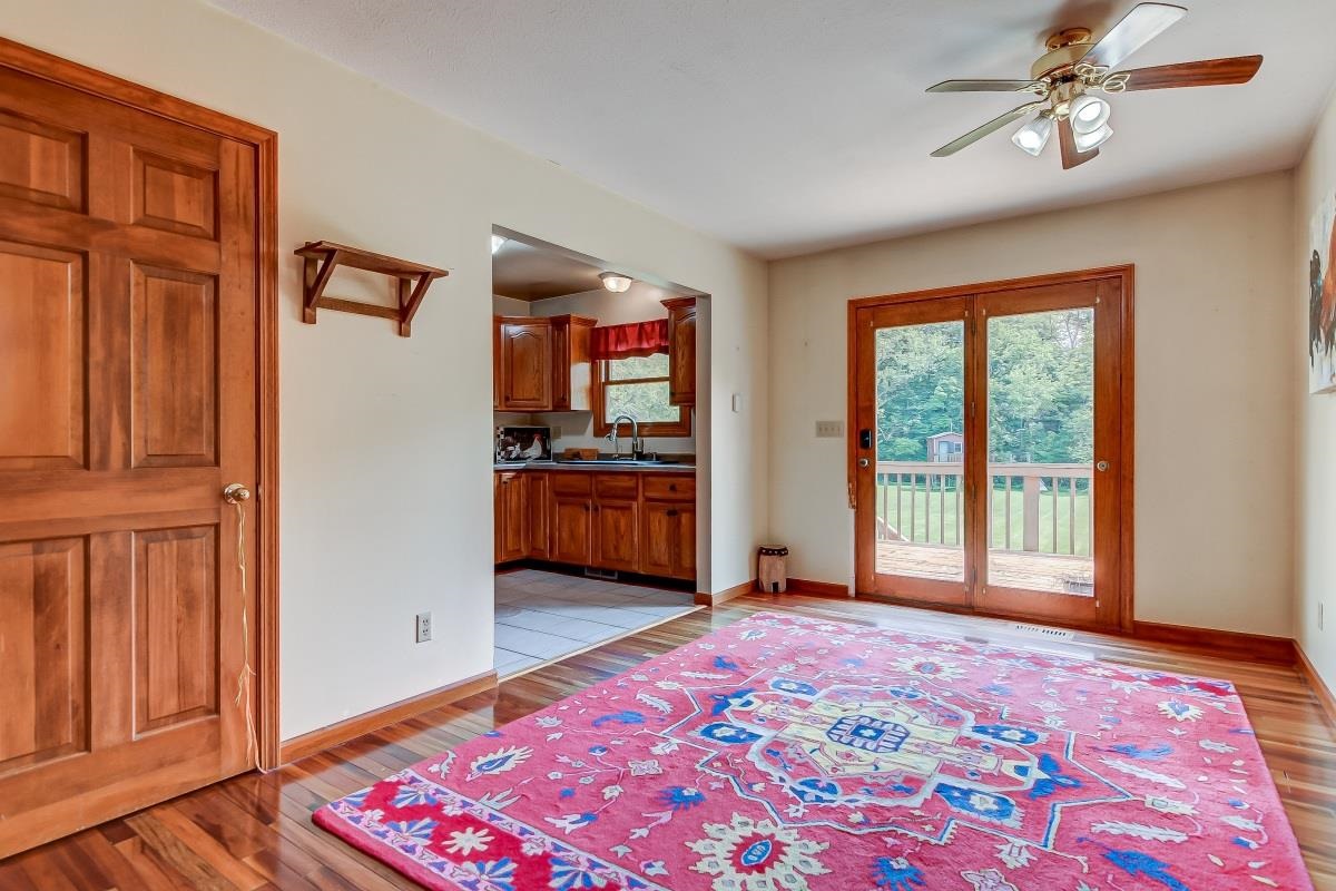 4280 Spaulding Orchard Road Springfield, IL 62711 - Photo 8 of 35