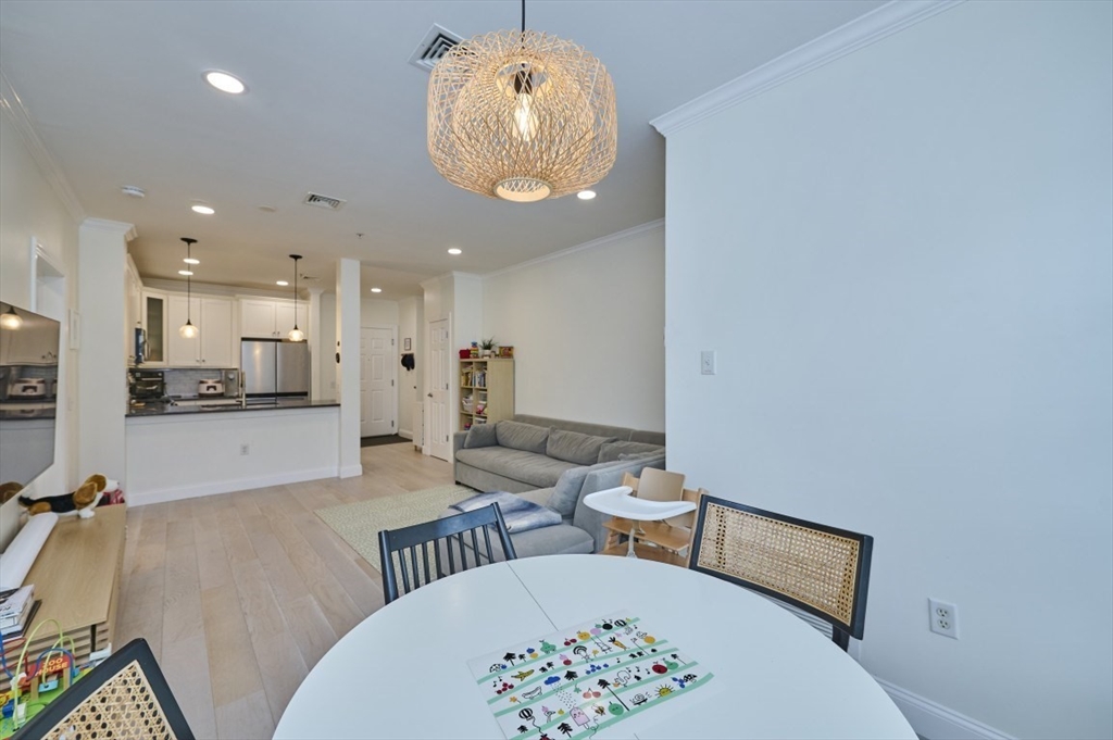 35 Commonwealth Avenue, Unit 103 Newton, MA 02467 - Photo 11 of 27