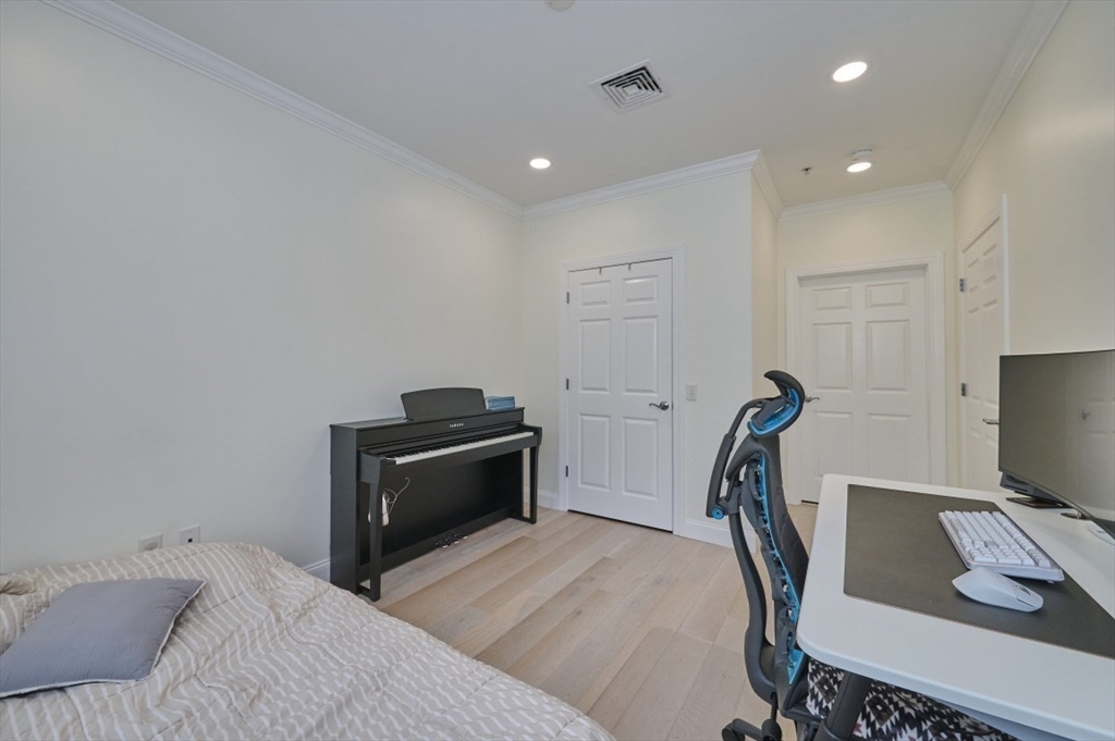 35 Commonwealth Avenue, Unit 103 Newton, MA 02467 - Photo 13 of 27
