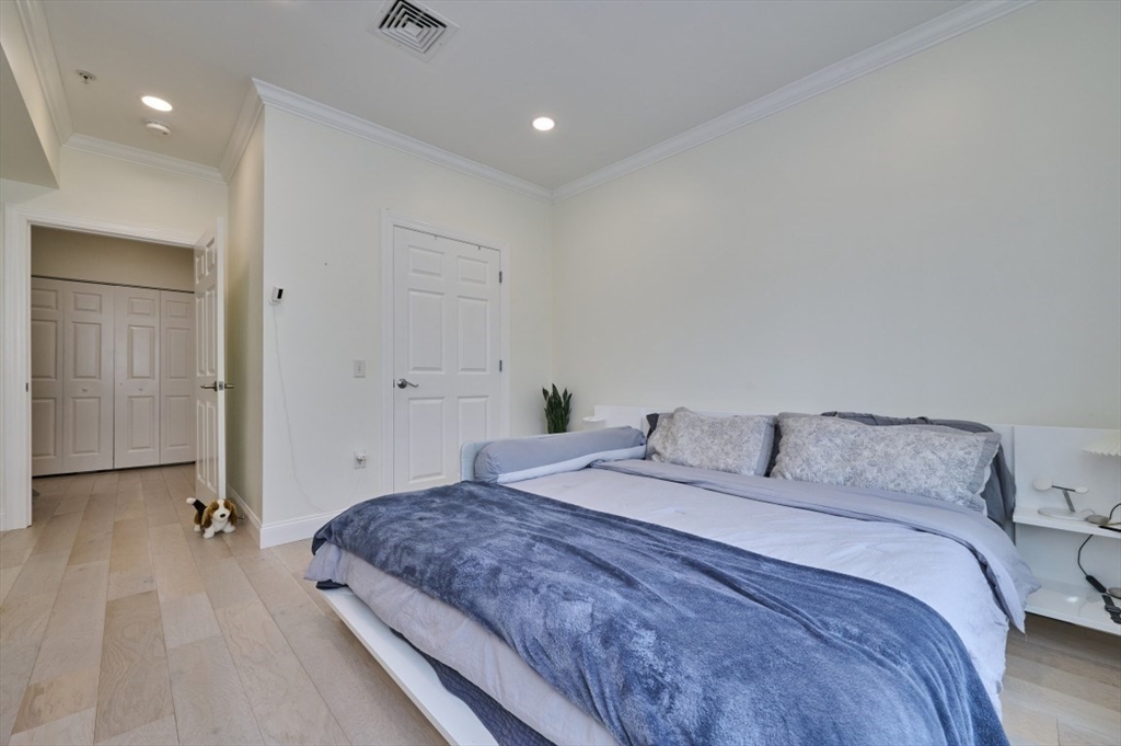 35 Commonwealth Avenue, Unit 103 Newton, MA 02467 - Photo 17 of 27