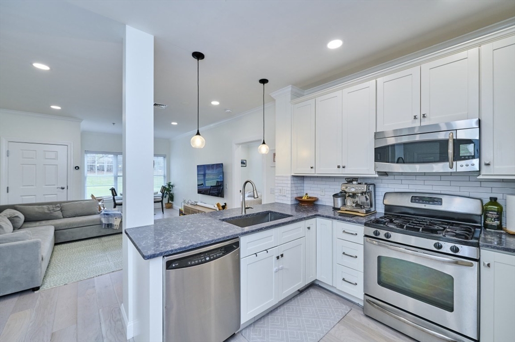 35 Commonwealth Avenue, Unit 103 Newton, MA 02467 - Photo 3 of 27