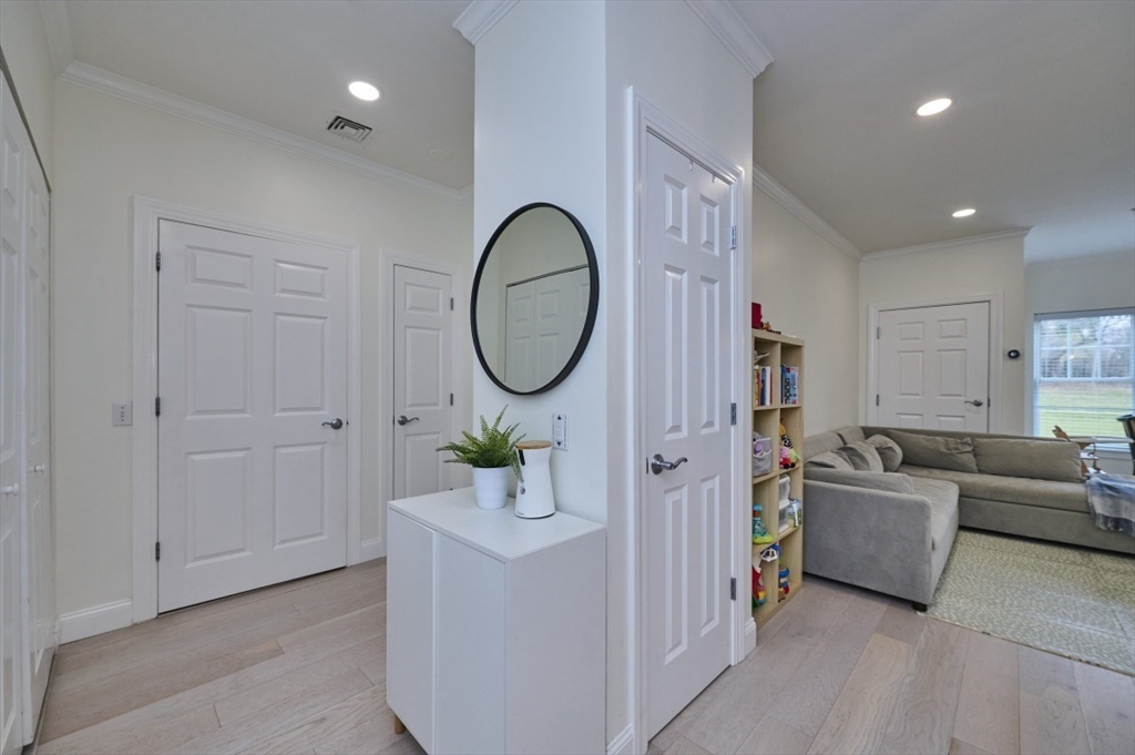 35 Commonwealth Avenue, Unit 103 Newton, MA 02467 - Photo 6 of 27