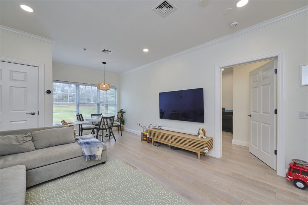35 Commonwealth Avenue, Unit 103 Newton, MA 02467 - Photo 8 of 27