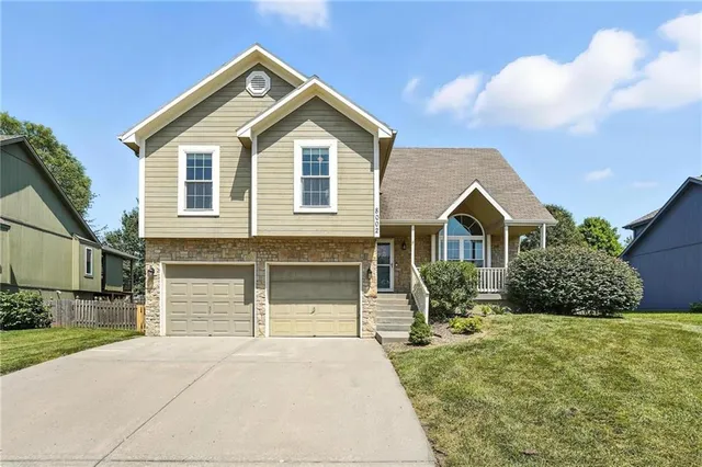 $395,000 | 8002 Northeast 111th Terrace, Kansas City, MO 64157