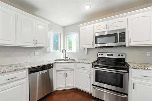 $395,000 | 8002 Northeast 111th Terrace, Kansas City, MO 64157