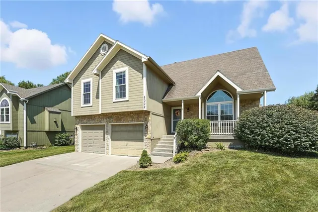 $395,000 | 8002 Northeast 111th Terrace, Kansas City, MO 64157