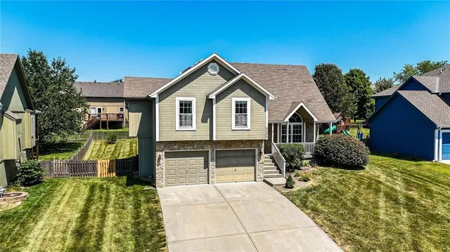 $395,000 | 8002 Northeast 111th Terrace, Kansas City, MO 64157