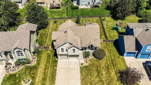 $395,000 | 8002 Northeast 111th Terrace, Kansas City, MO 64157