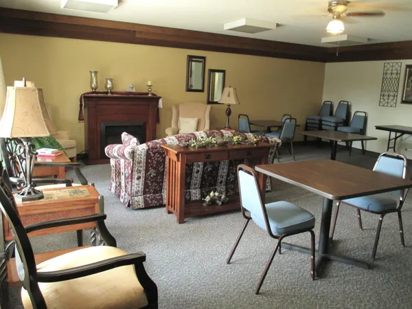 $861 | 109 North 4th Avenue, Unit 5, Parkers Prairie, MN 56361