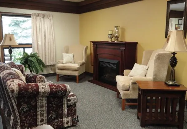 $861 | 109 North 4th Avenue, Unit 5, Parkers Prairie, MN 56361