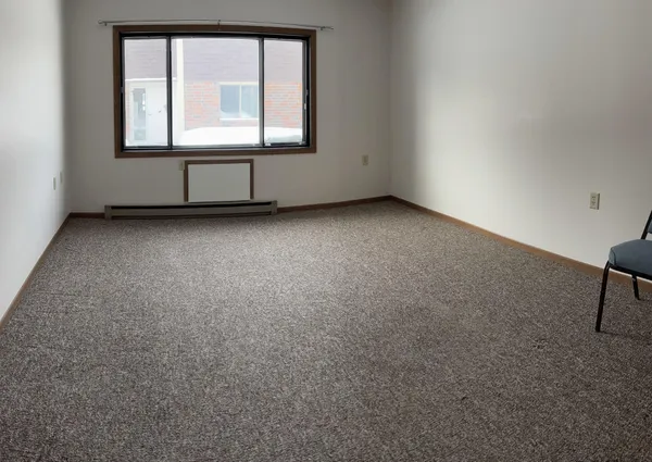 $861 | 109 North 4th Avenue, Unit 5, Parkers Prairie, MN 56361