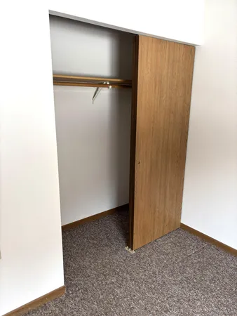 $861 | 109 North 4th Avenue, Unit 5, Parkers Prairie, MN 56361