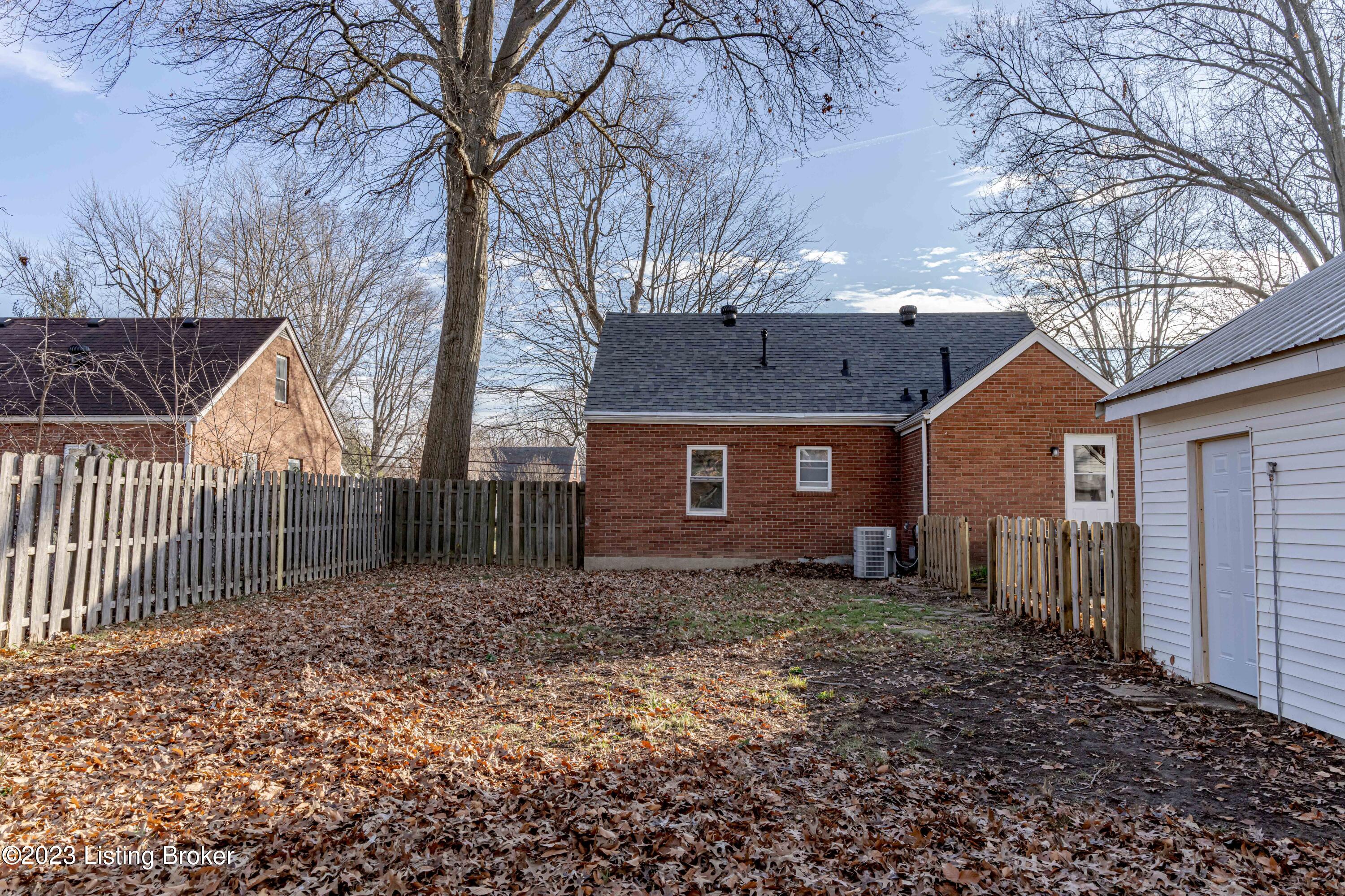 4618 Dohn Road Louisville, KY 40216 - Photo 33 of 41 DSC07973