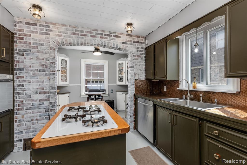 4134 Balfour Road Detroit, MI 48224 - Photo 12 of 31