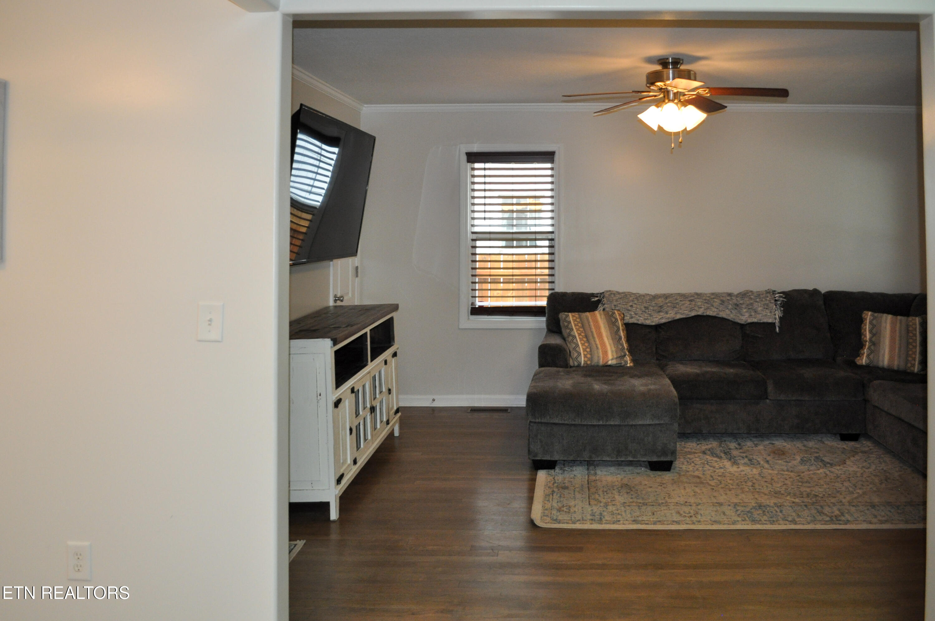 822 Carson Street Greeneville, TN 37743 - Photo 6 of 23 DSC_0126
