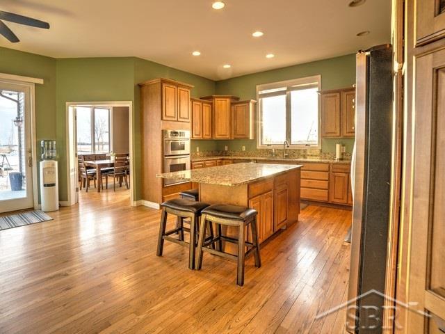 2452 Wheeler Road Bay City, MI 48706 - Photo 9 of 34 Kitchen