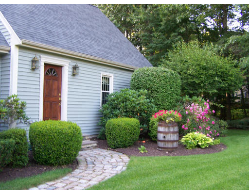 1 Daniels Road Mendon, MA 01756 - Photo 3 of 19 Gallery Image 3