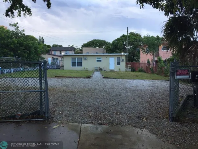 a view of outdoor space with city view