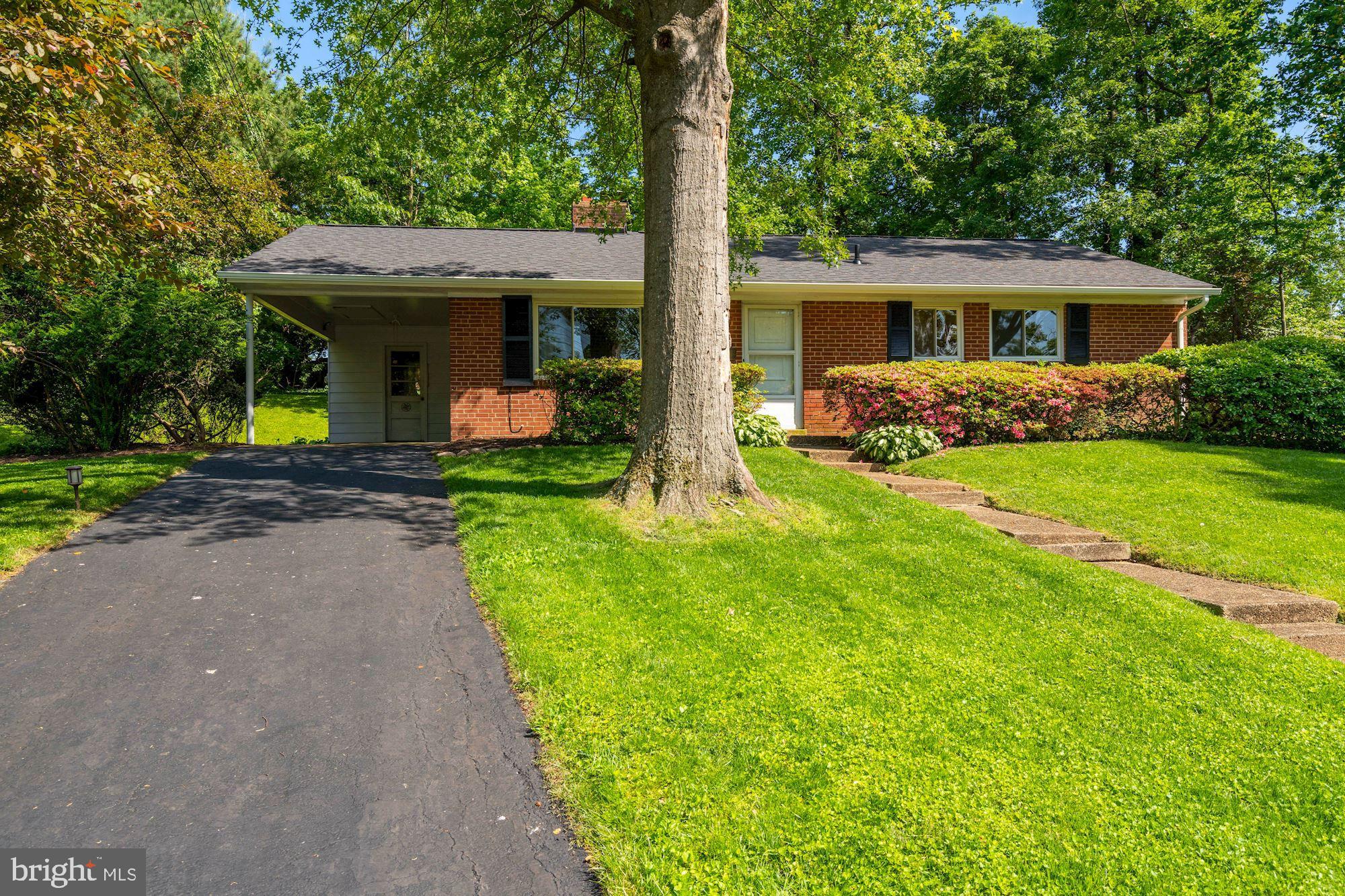 7601 Cosgrove Place Springfield, VA 22151 - Photo 3 of 27 Gallery Image 3