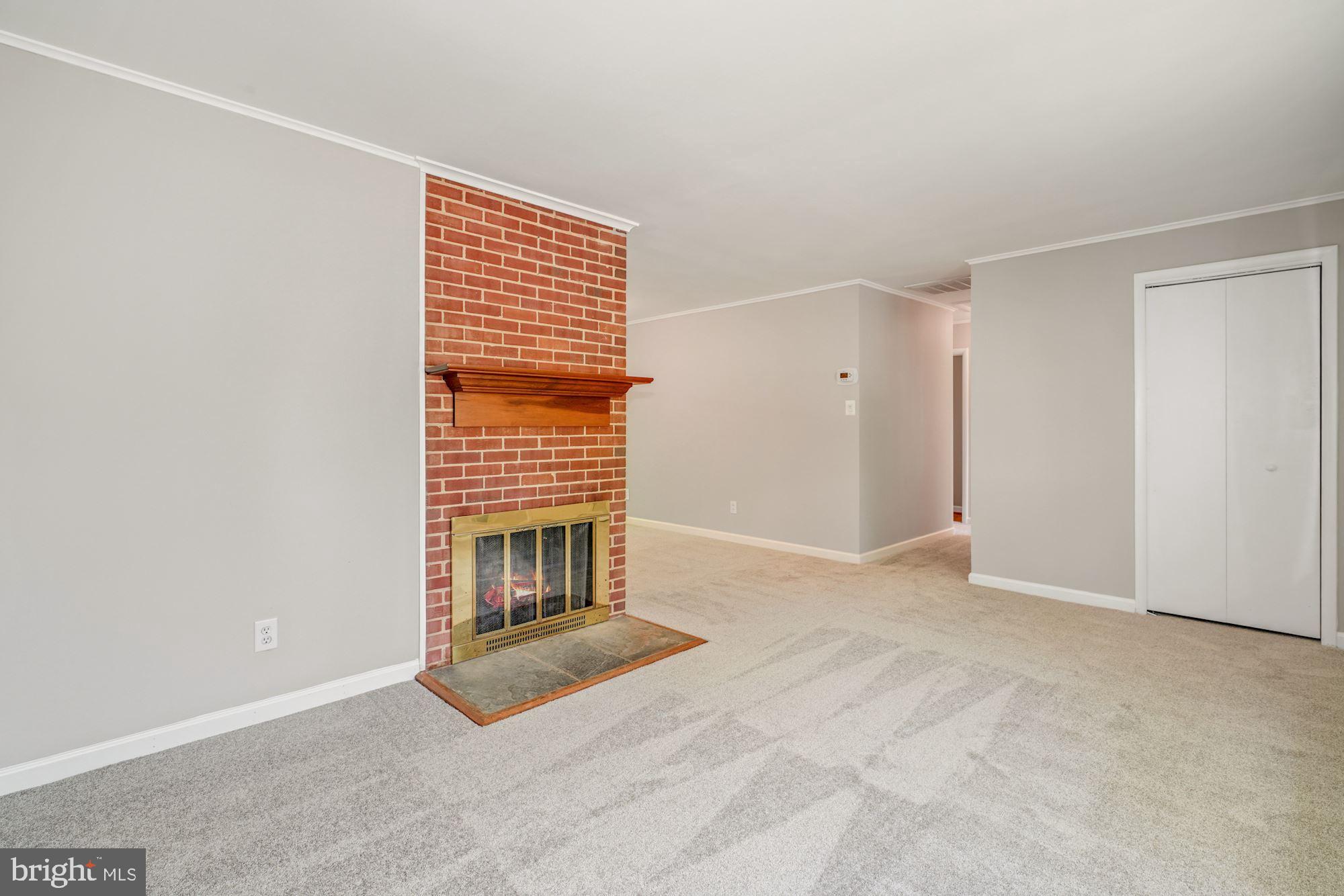 7601 Cosgrove Place Springfield, VA 22151 - Photo 5 of 27 Gallery Image 5