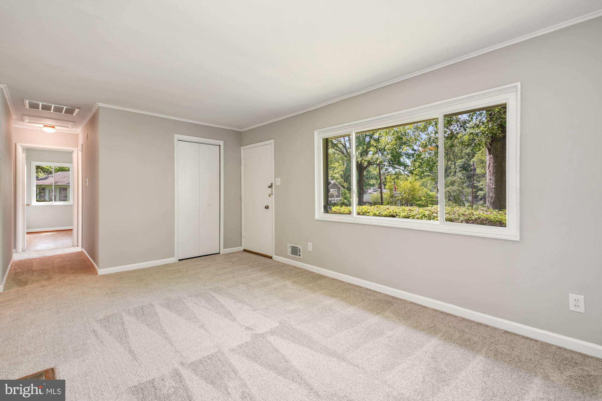 7601 Cosgrove Place Springfield, VA 22151 - Photo 6 of 27 Gallery Image 6
