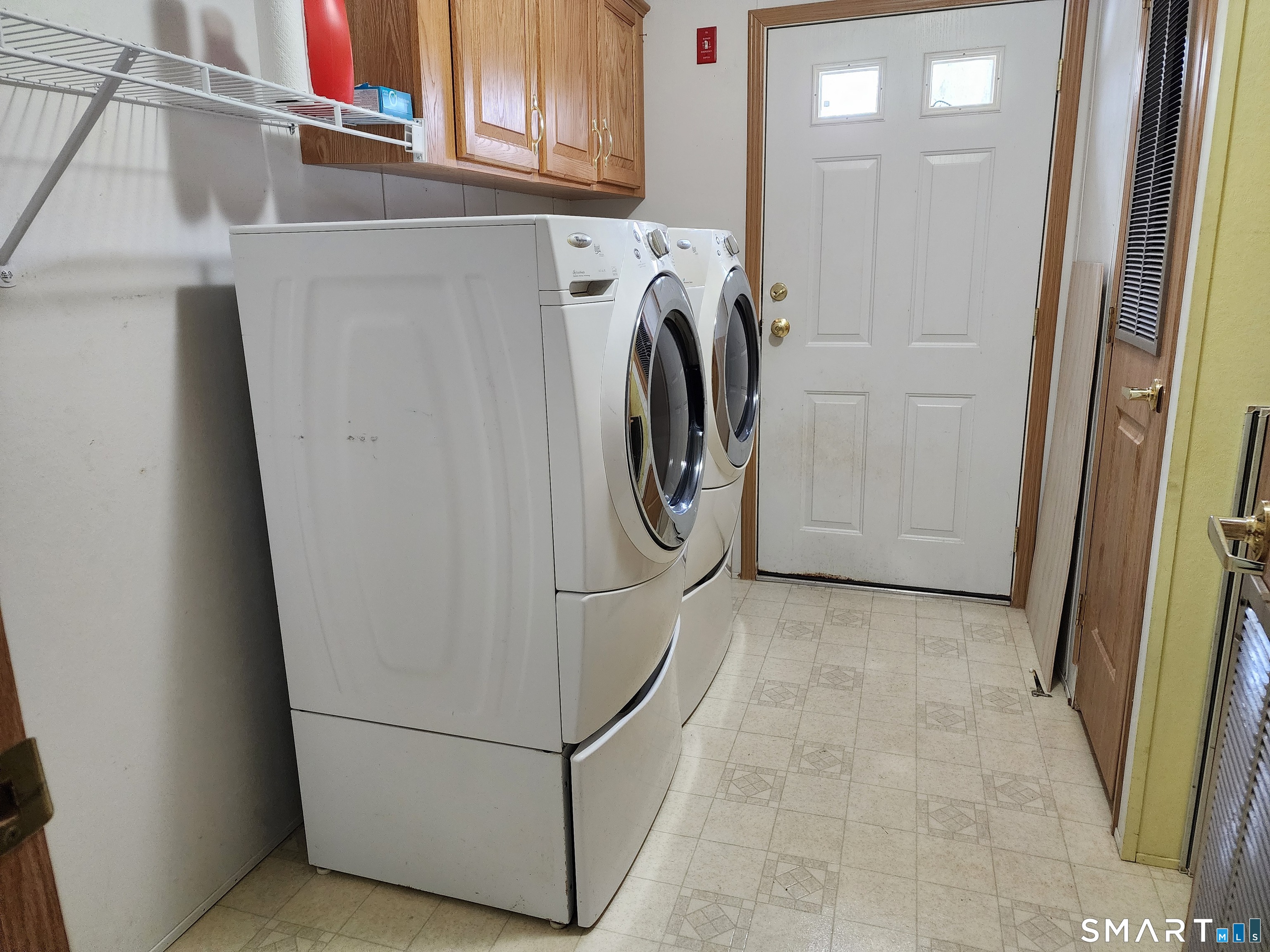 43 Evergreen Park Clinton, CT 06413 - Photo 30 of 43 a utility room with dryer and washer