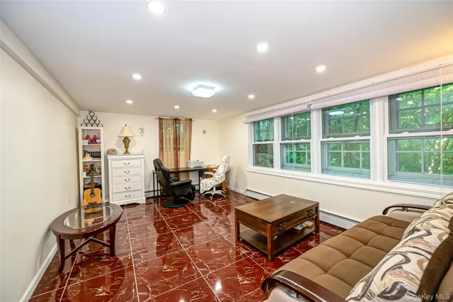 $1,399,000 | 90 East Broadway, Roslyn, NY 11576