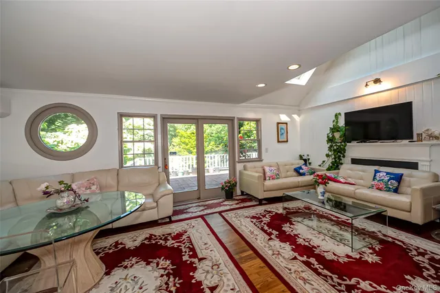 $1,399,000 | 90 East Broadway, Roslyn, NY 11576