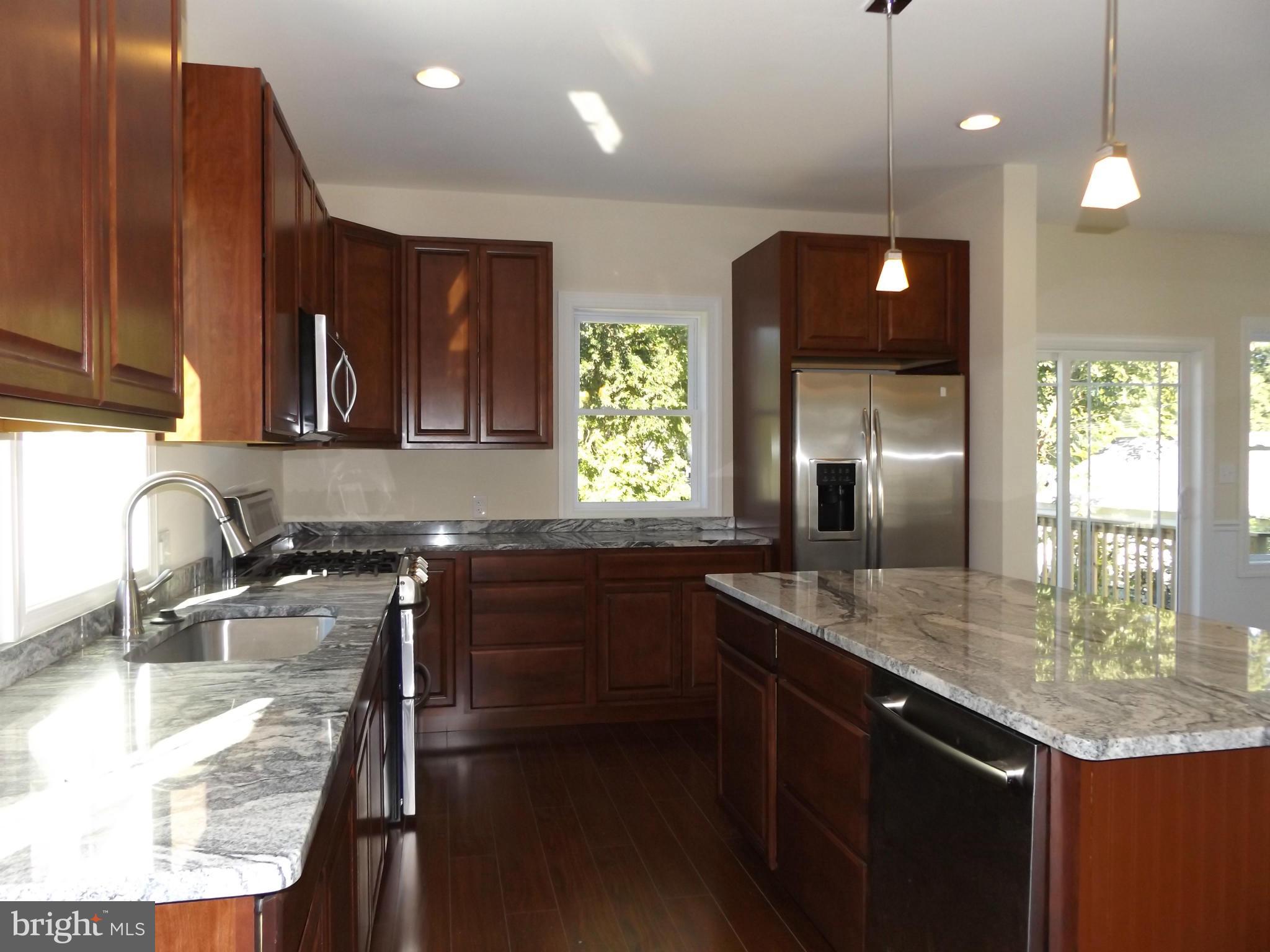 354 Poplar Road Essex, MD 21221 - Photo 5 of 28 Kitchen