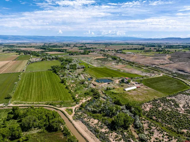 a view of an outdoor space