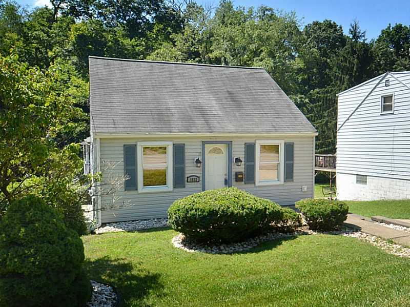 1032 Universal Road Penn Hills, PA 15235 - Photo 1 of 20 Exterior Front.
