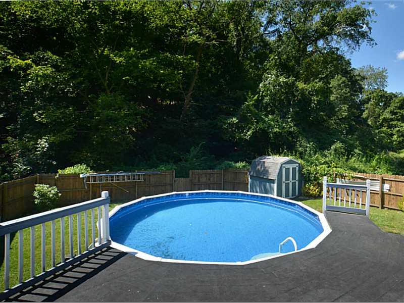 1032 Universal Road Penn Hills, PA 15235 - Photo 5 of 20 Exterior Back.